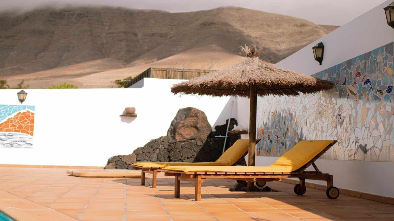 Bungalow Allende Famara Con Piscina Privada Y Ac Exteriér fotografie