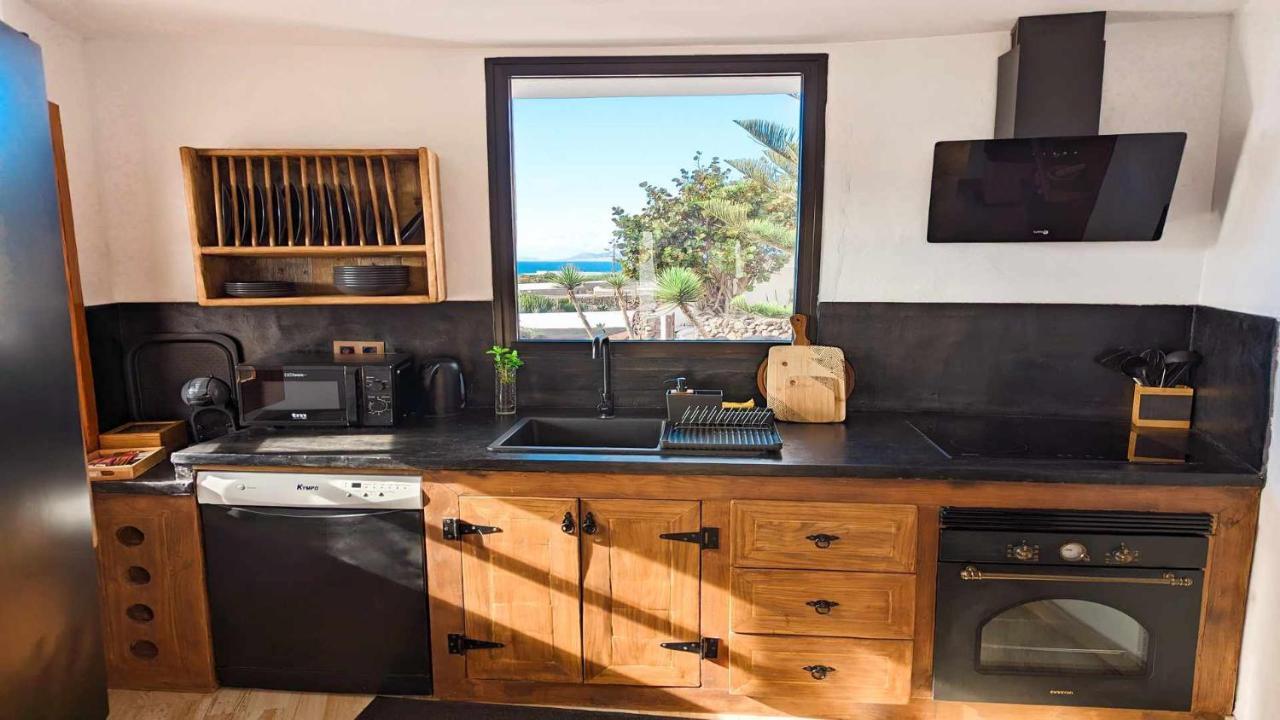 Bungalow Allende Famara Con Piscina Privada Y Ac Exteriér fotografie