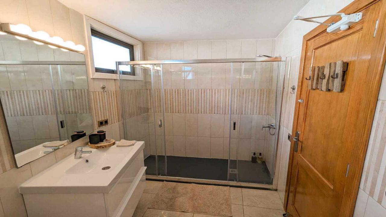 Bungalow Allende Famara Con Piscina Privada Y Ac Exteriér fotografie